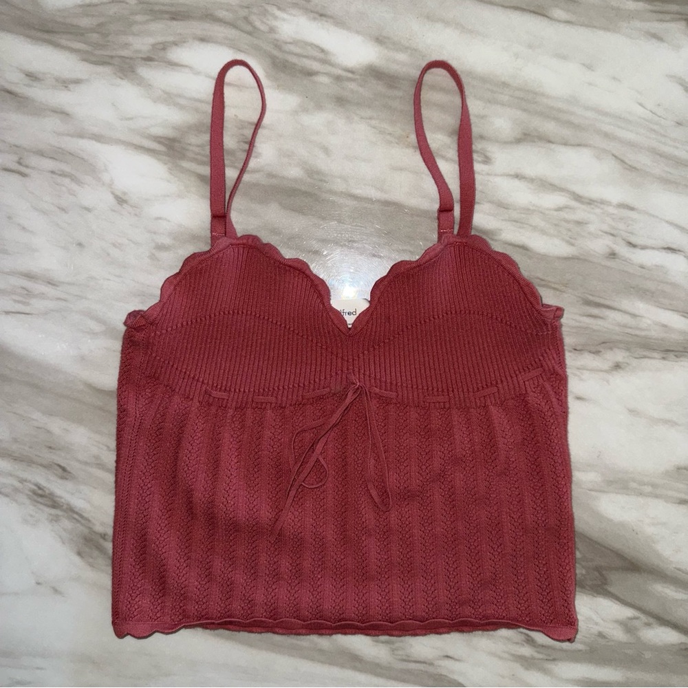 Aritzia Wilfred Sweater Soloist Top
Sweetheart knit tank top Size Large